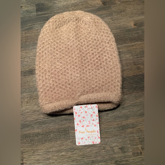Free People Beanie - Picture 1 of 4